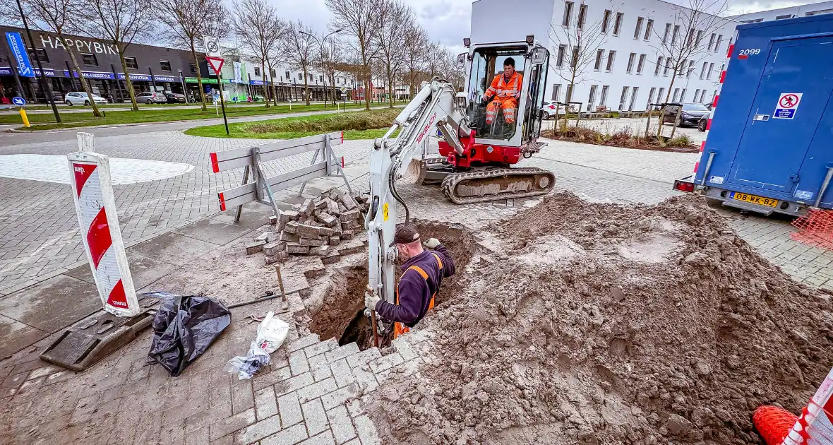 Waterleidingbreuk nabij 'Urban Villa' zorgt even voor minder drinkwater - Foto 5