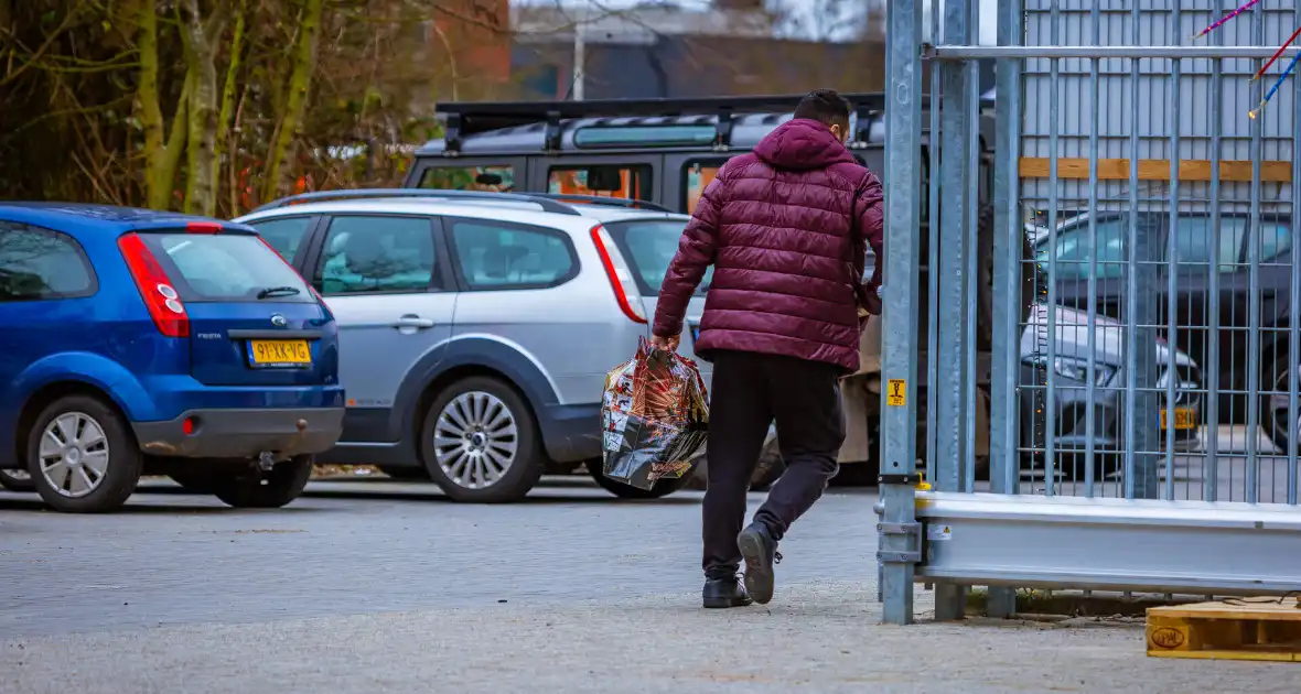 Vuurwerkliefhebbers kopen massaal in ondanks afsteekverbod - Foto 4