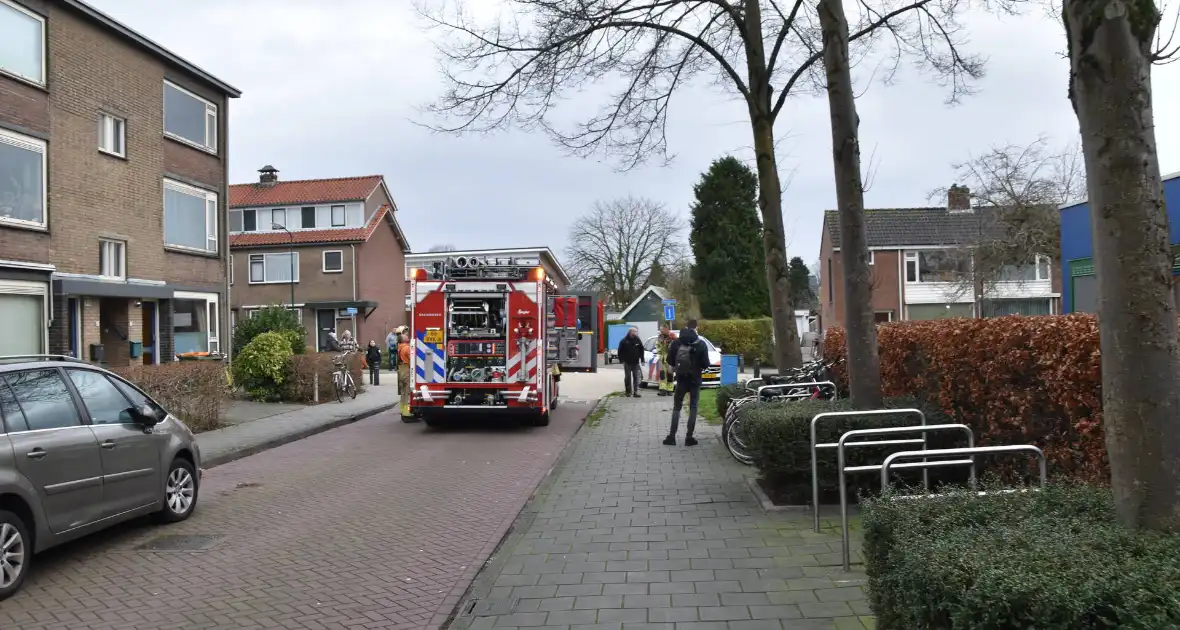 Rookhok van buurthuis beschadigd door brand - Foto 3