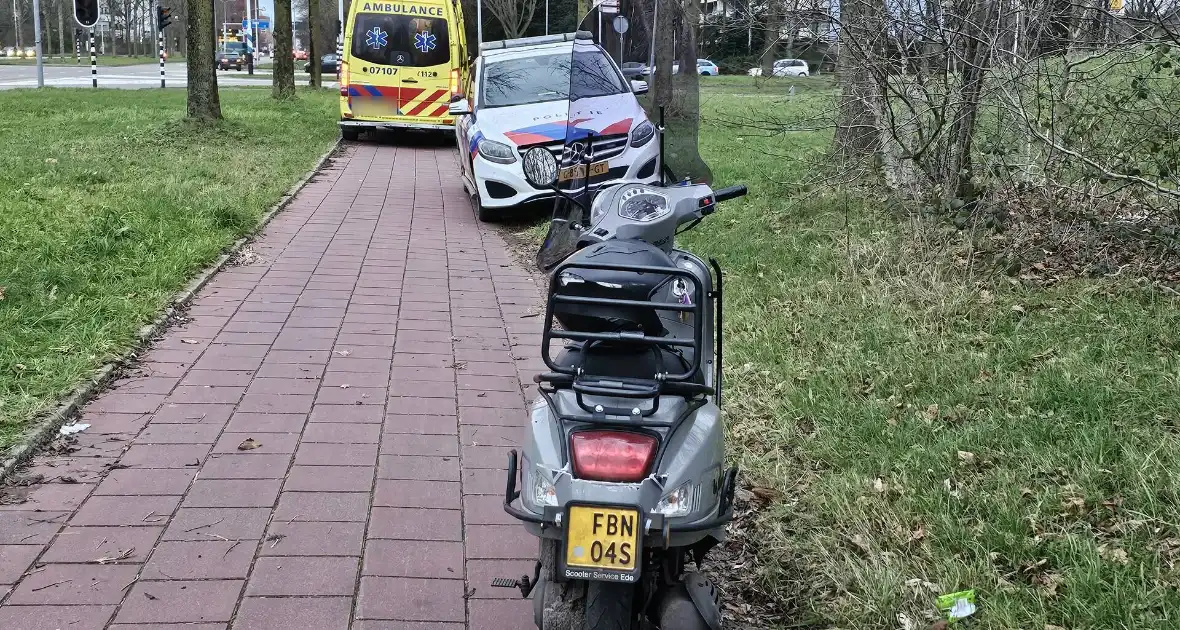 Scooterrijder onderuit na uitwijkmanoeuvre