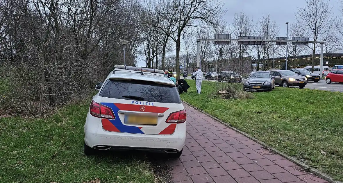 Scooterrijder onderuit na uitwijkmanoeuvre - Foto 2