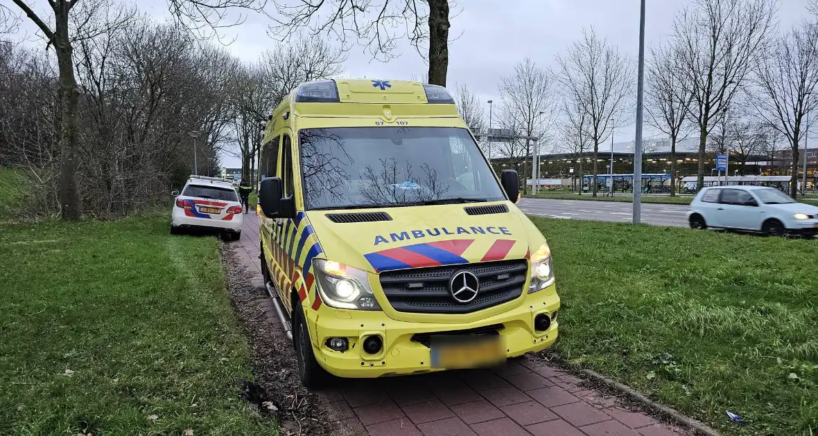 Scooterrijder onderuit na uitwijkmanoeuvre - Foto 3