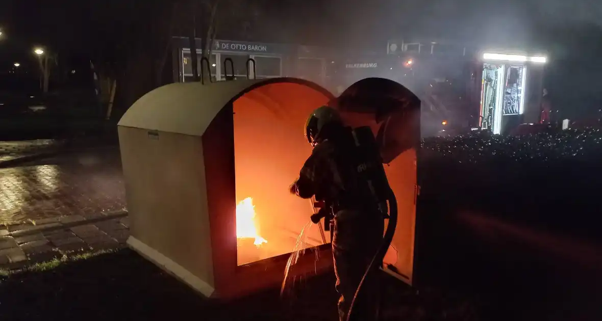 Kledingcontainer uitgebrand