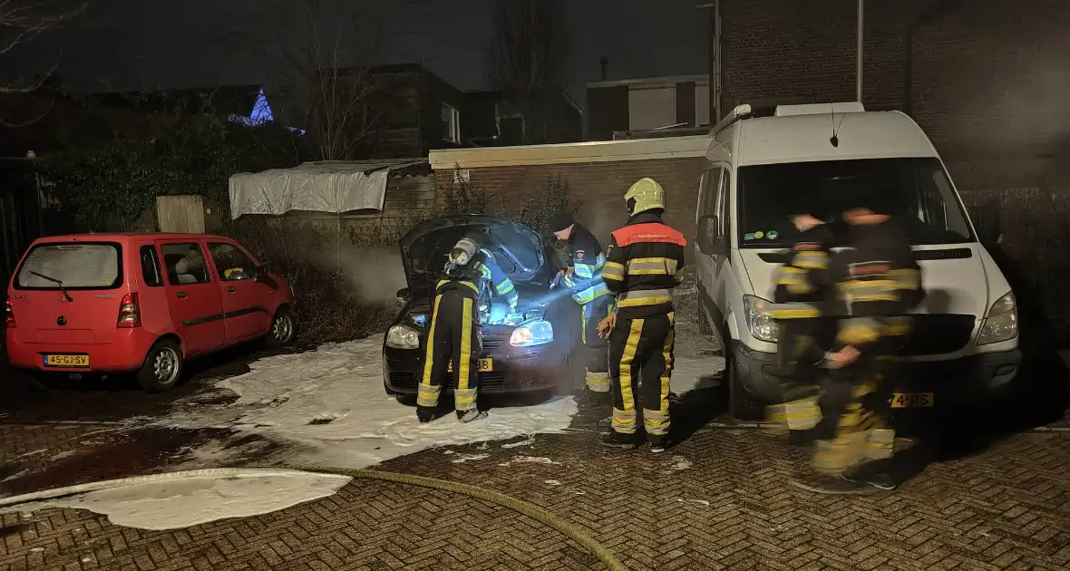 Auto uitgebrand op parkeerplaats