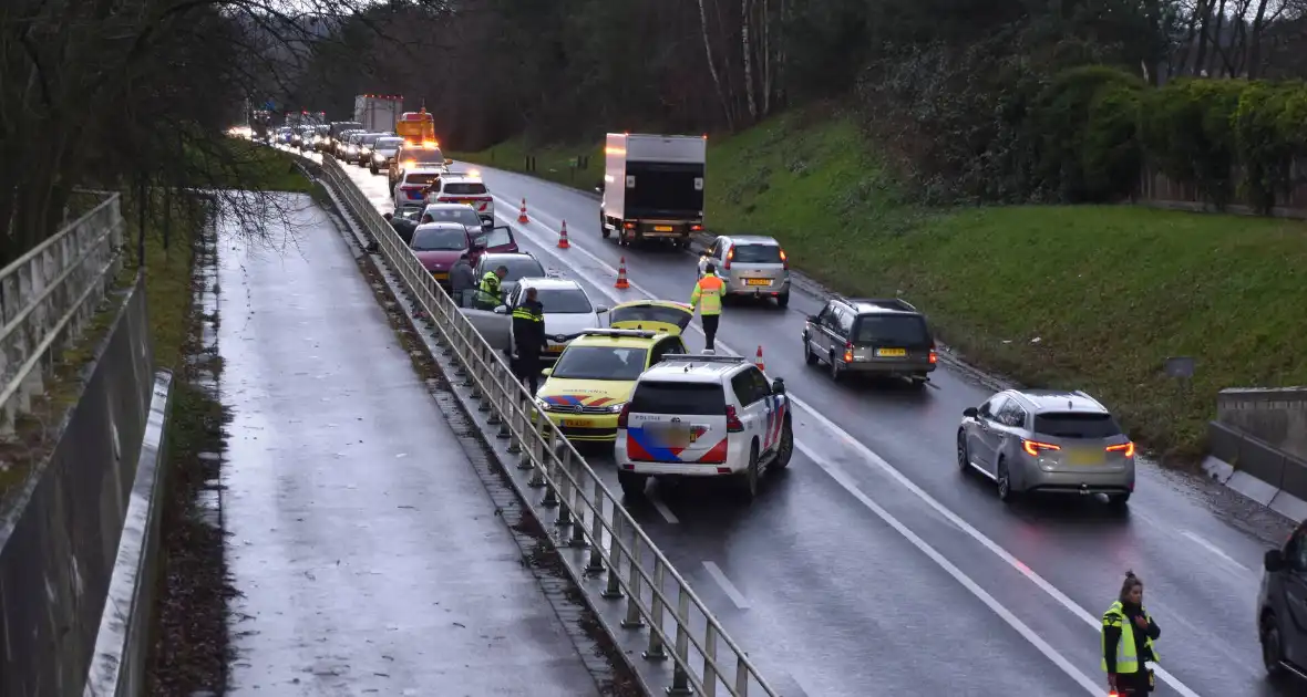 Kettingbotsing met vier voertuigen - Foto 6