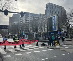 Demonstranten Extinction Rebellion blokkeren Coolsingel