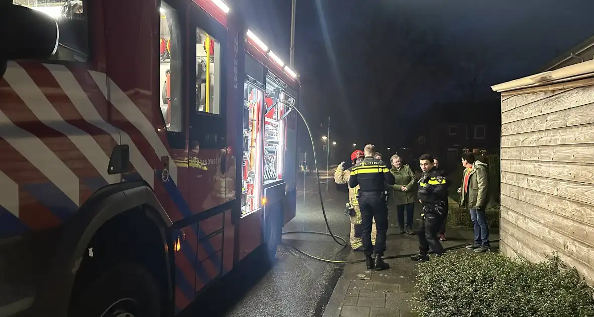 Felle brand in garage, vuurwerk mogelijk oorzaak van de brand - Foto 8