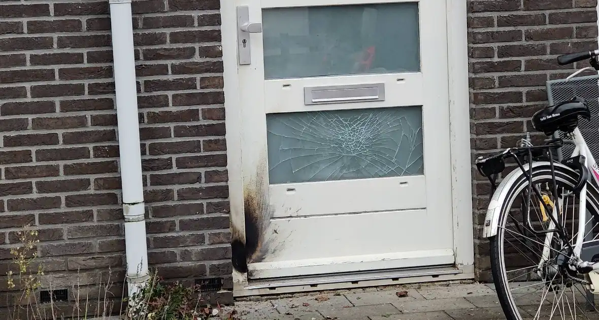 Woning beschadigd nadat vuurwerk in brievenbus wordt gegooid