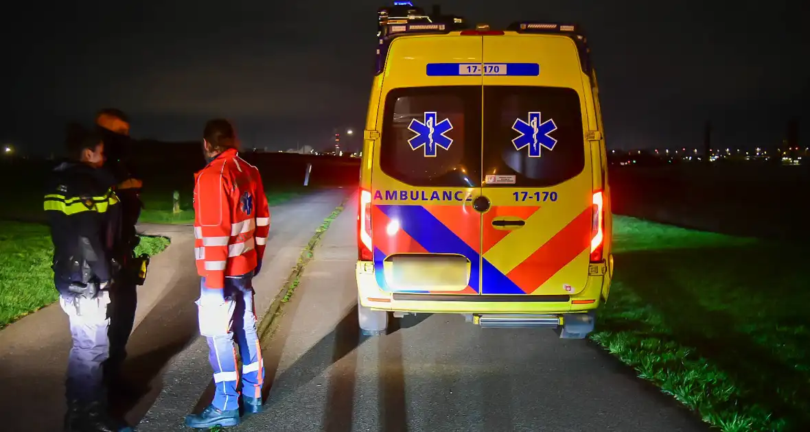 Vrouw gewond aangetroffen op fietspad