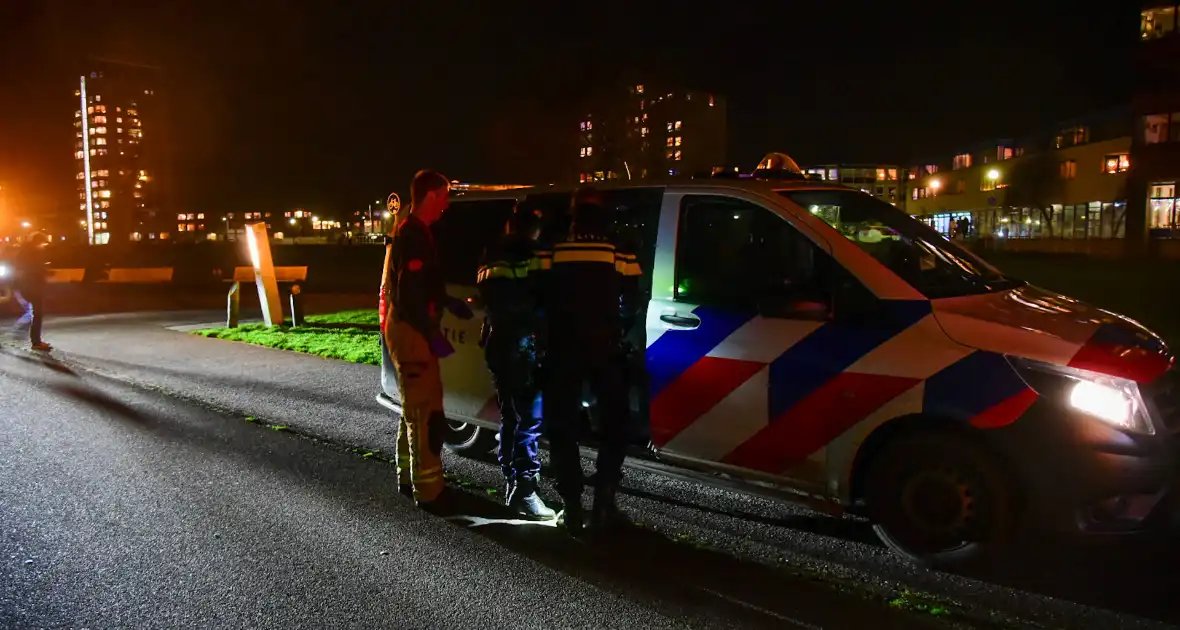 Vrouw gewond aangetroffen op fietspad - Foto 1