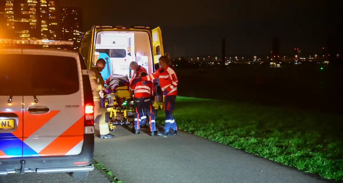 Vrouw gewond aangetroffen op fietspad - Foto 3