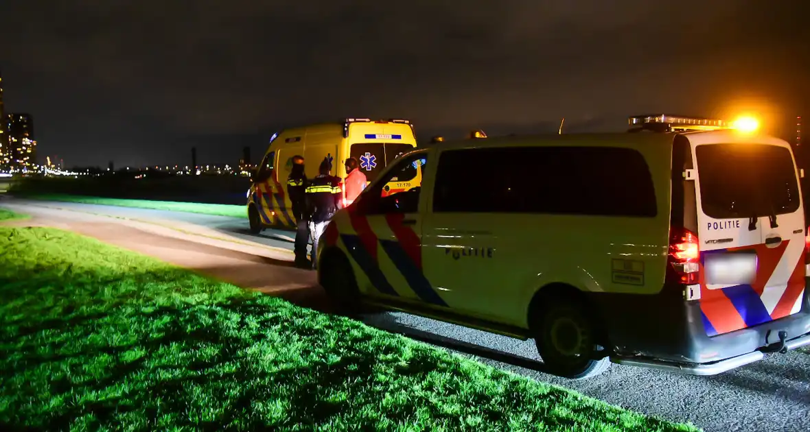 Vrouw gewond aangetroffen op fietspad - Foto 4