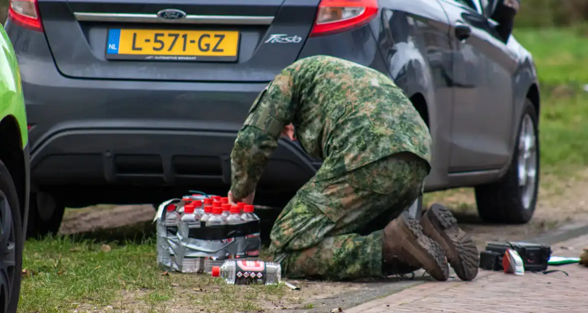 Straat afgezet na aantreffen vuurwerkbom - Foto 1