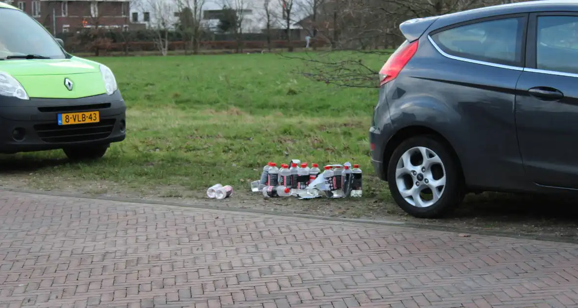 Straat afgezet na aantreffen vuurwerkbom - Foto 14