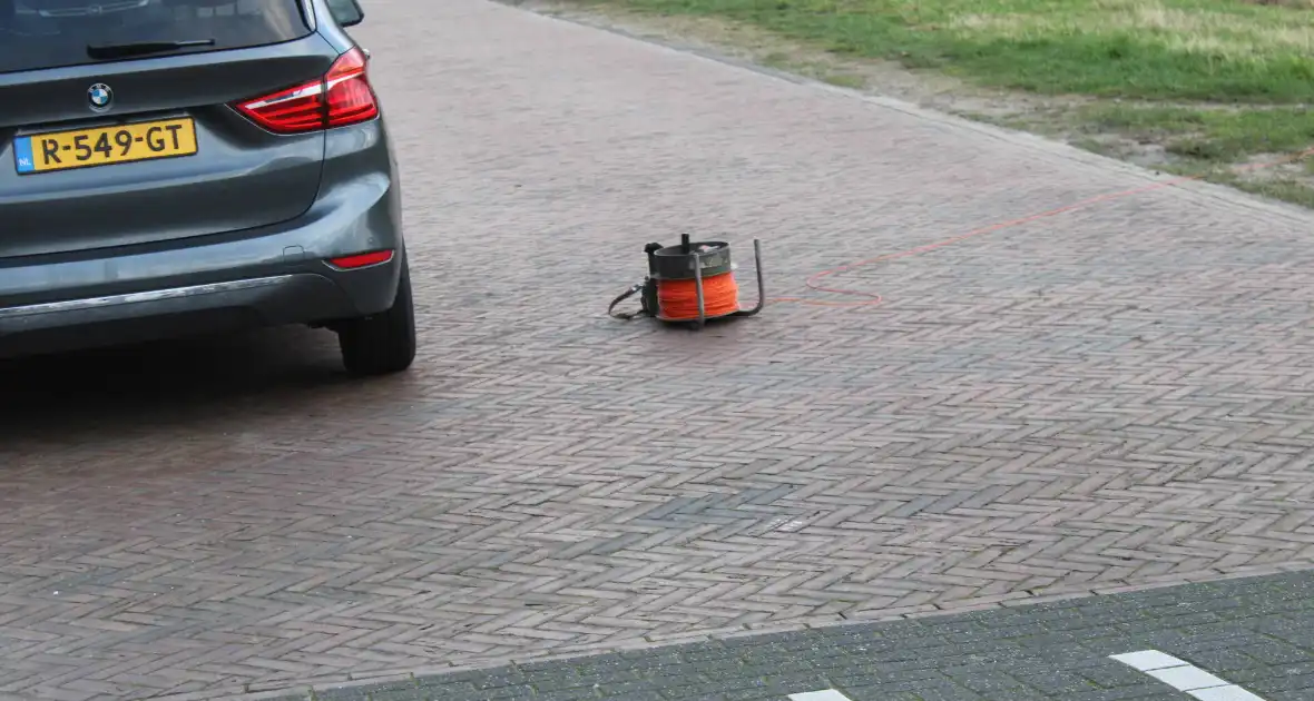 Straat afgezet na aantreffen vuurwerkbom - Foto 15