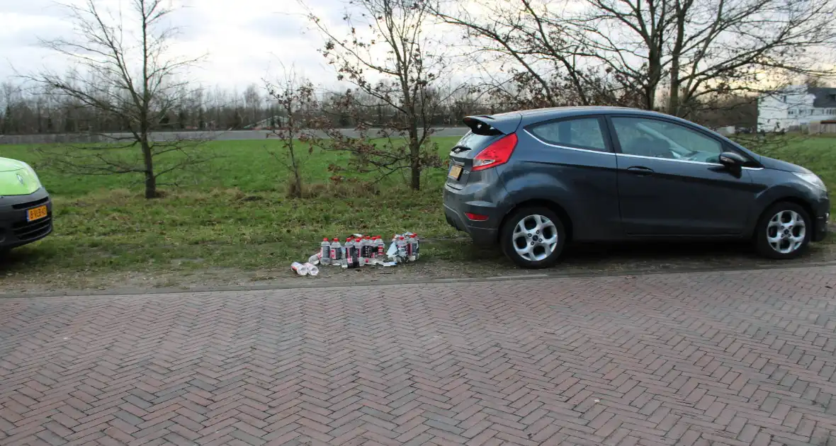 Straat afgezet na aantreffen vuurwerkbom - Foto 17