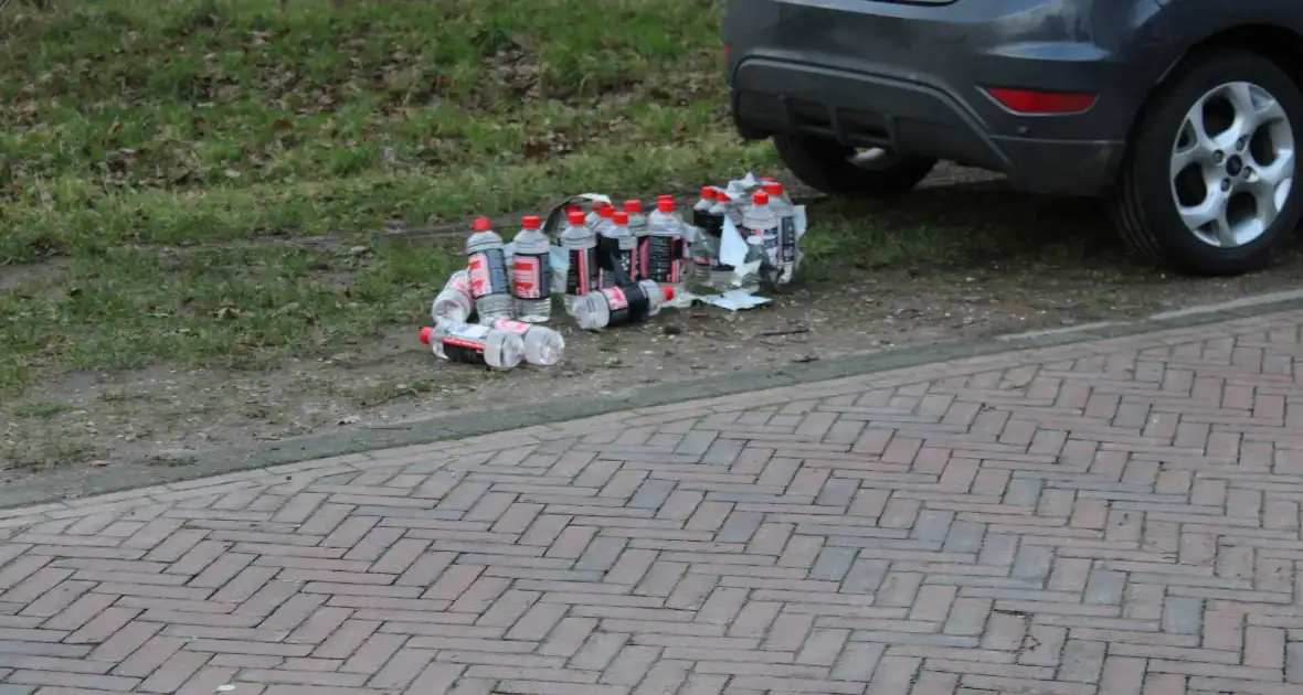 Straat afgezet na aantreffen vuurwerkbom - Foto 18