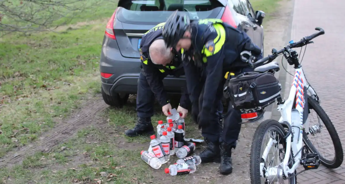 Straat afgezet na aantreffen vuurwerkbom - Foto 25