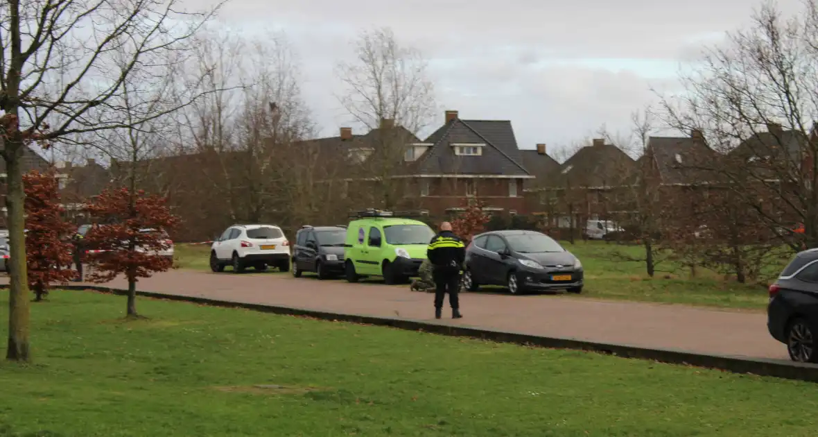 Straat afgezet na aantreffen vuurwerkbom - Foto 7