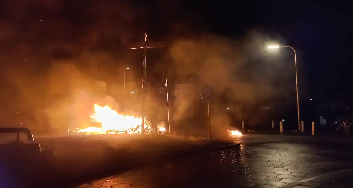 Buitenbrand geblust na sein veilig van politie - Foto 4