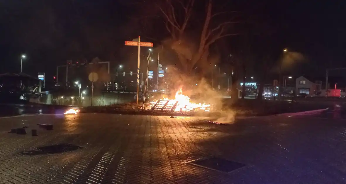 Buitenbrand geblust na sein veilig van politie - Foto 6