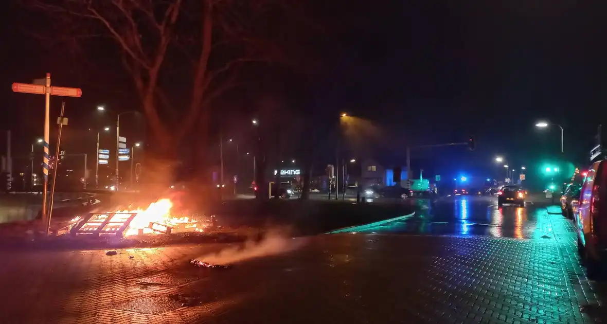 Buitenbrand geblust na sein veilig van politie - Foto 7