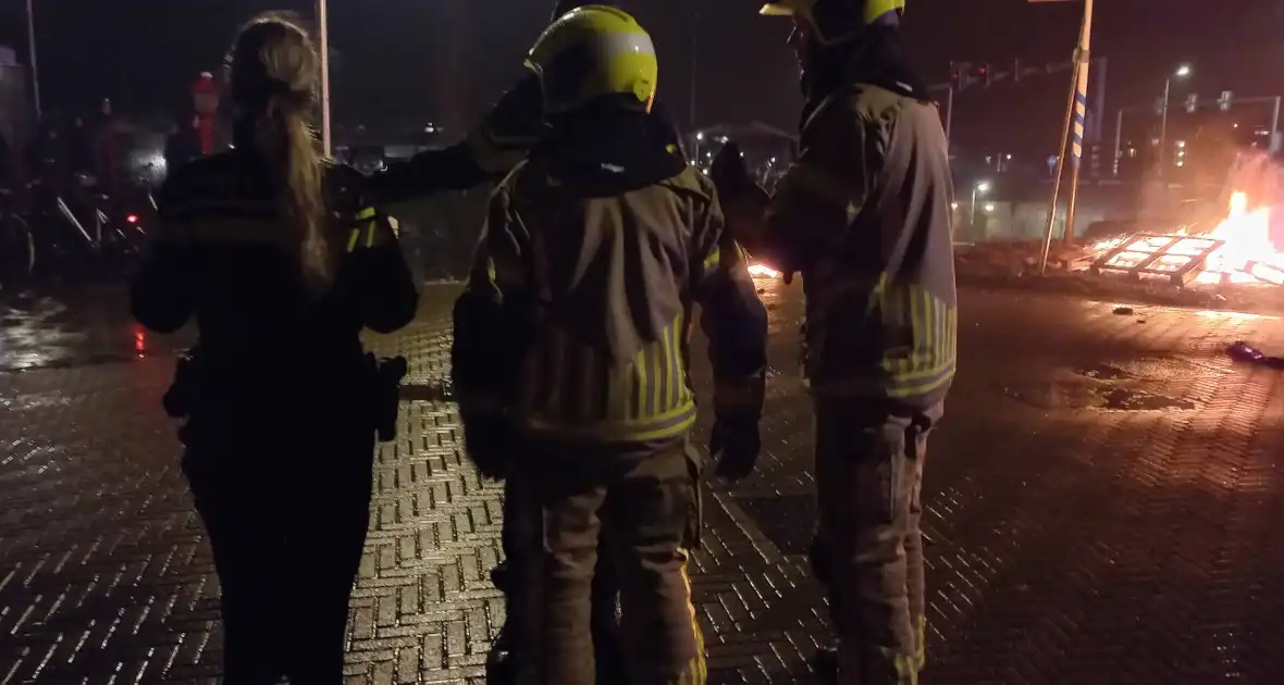 Buitenbrand geblust na sein veilig van politie - Foto 8