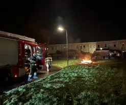 Brandweer blust vreugdevuur