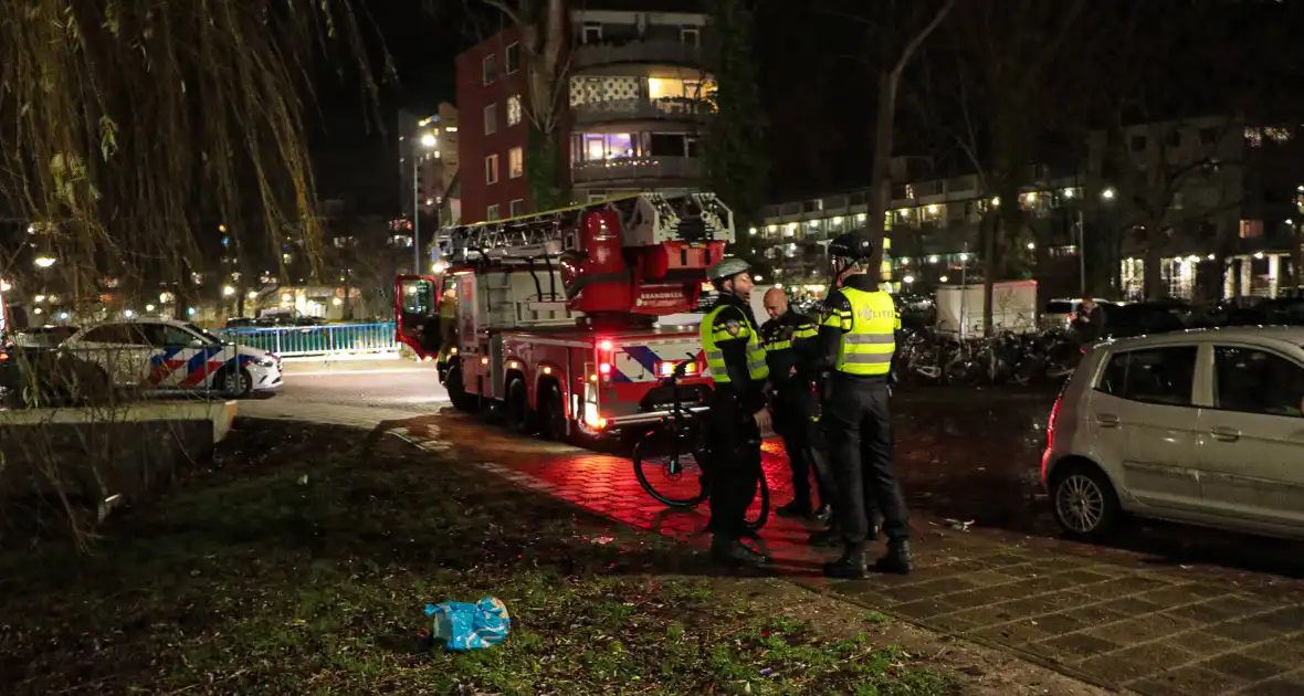 Brandweer ingezet voor vuurkorf op balkon - Foto 3