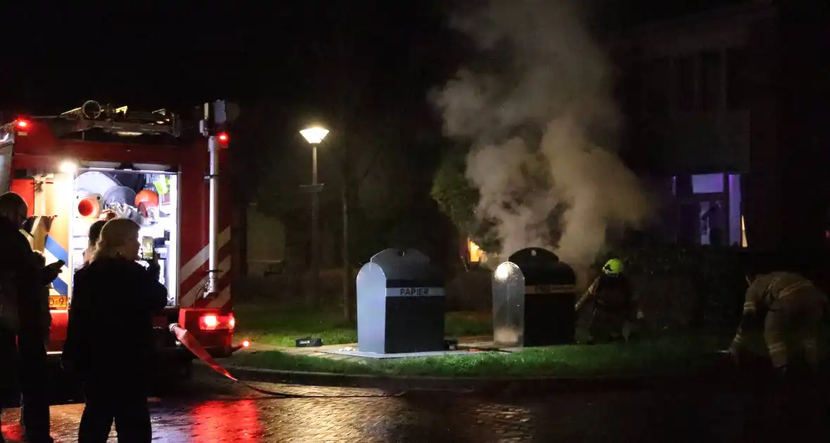 Ondergrondse container in brand gestoken - Foto 3