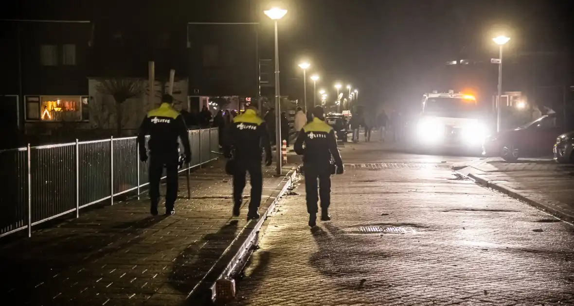 Mobiele Eenheid ingezet na overlast en vernielingen door groep jongeren - Foto 3