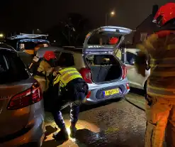 Felle brand in geparkeerde auto