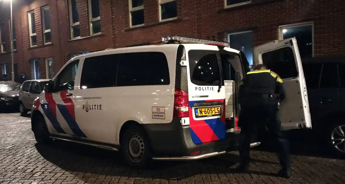 Politie valt woning binnen na reanimatie - Foto 7