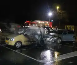 Drie auto's grotendeels uitgebrand