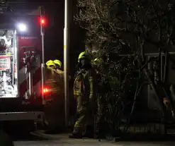 Brand in bijgebouw snel onder controle