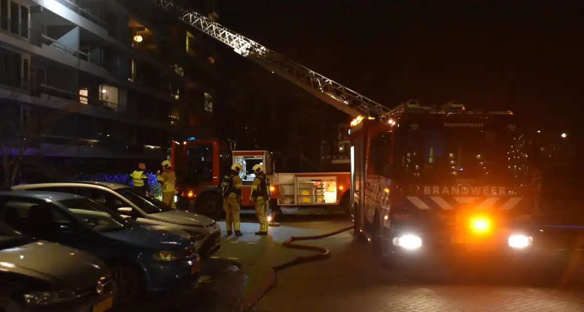 Felle brand op balkon van flat na harde knal - Foto 4