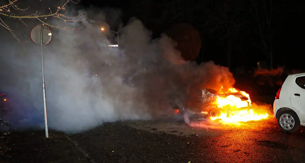 Zesde voertuig uitgebrand in paar uur tijd - Foto 1