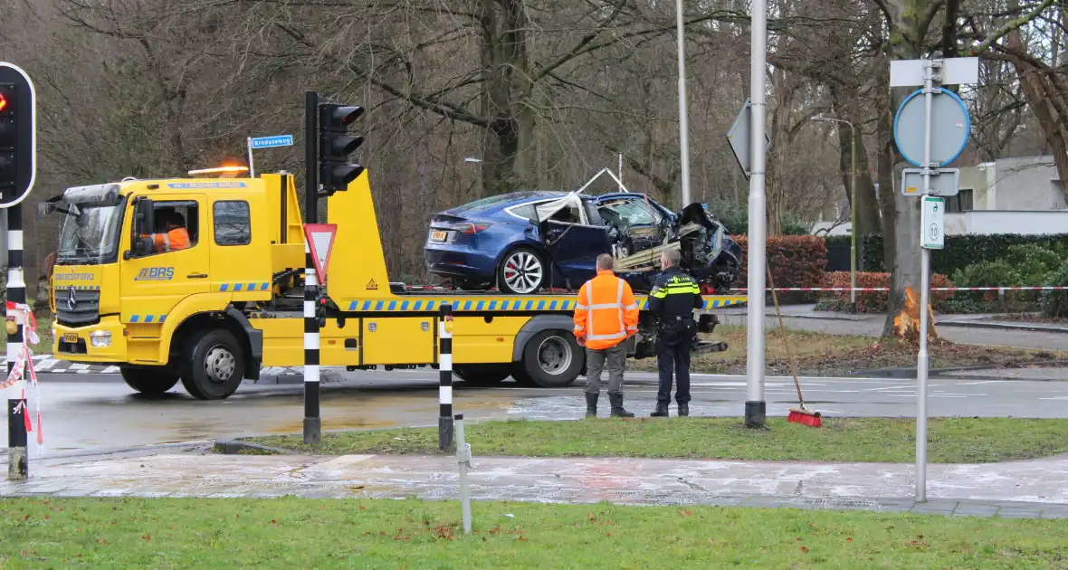 Weg afgesloten na ernstige aanrijding vanwege onderzoek - Foto 2