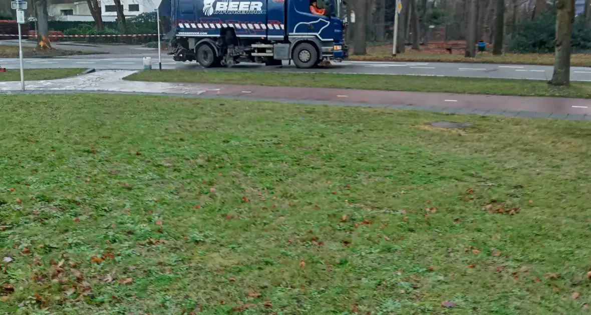 Weg afgesloten na ernstige aanrijding vanwege onderzoek - Foto 5