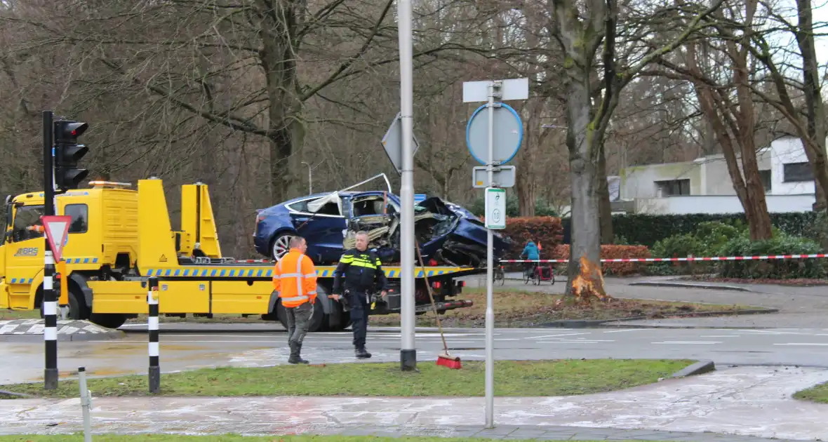 Weg afgesloten na ernstige aanrijding vanwege onderzoek - Foto 8