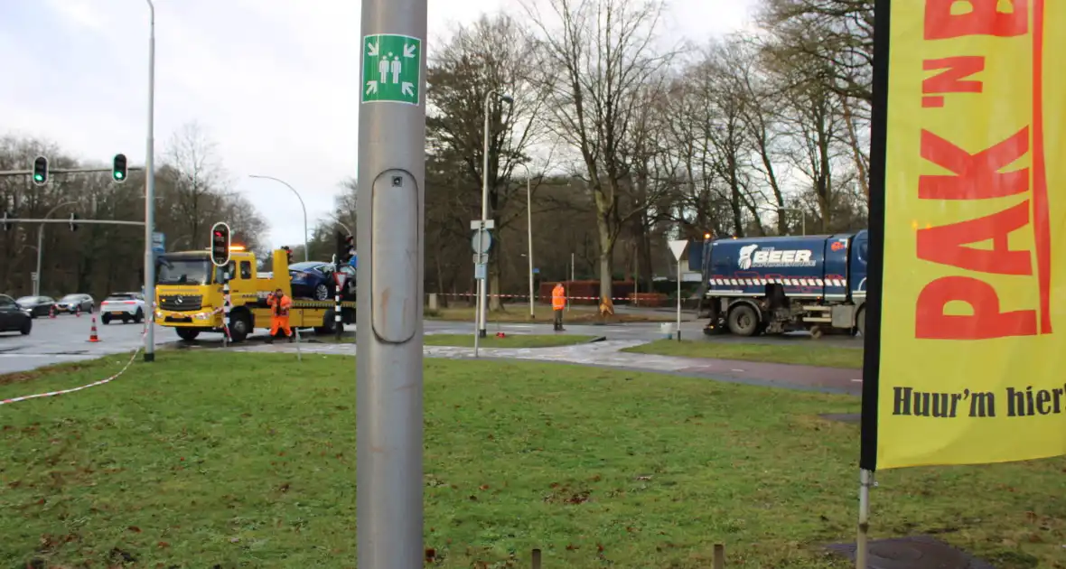 Weg afgesloten na ernstige aanrijding vanwege onderzoek - Foto 9