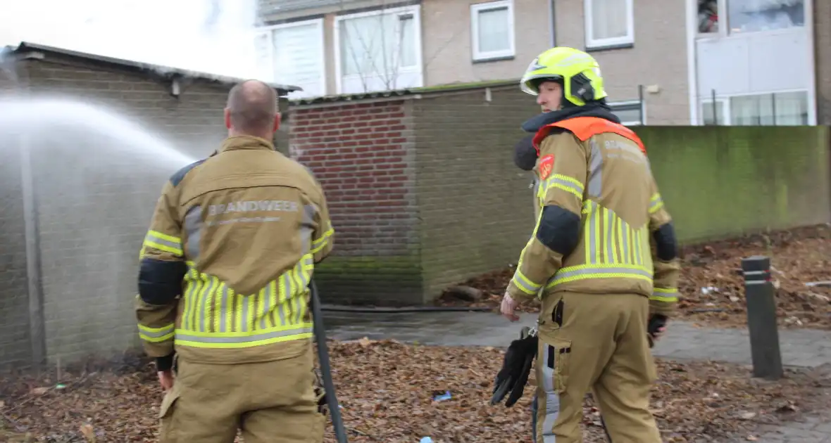 Uitslaande brand in schuur snel geblust - Foto 5