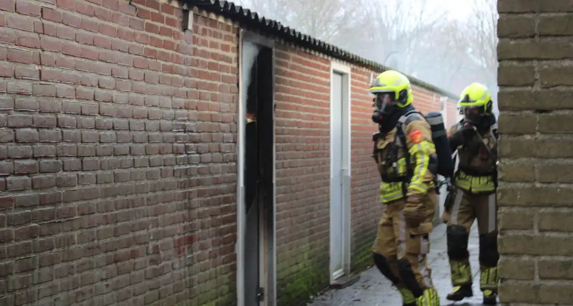 Uitslaande brand in schuur snel geblust - Foto 8