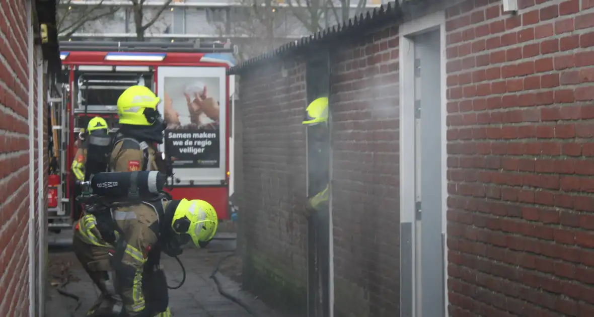 Uitslaande brand in schuur snel geblust - Foto 9