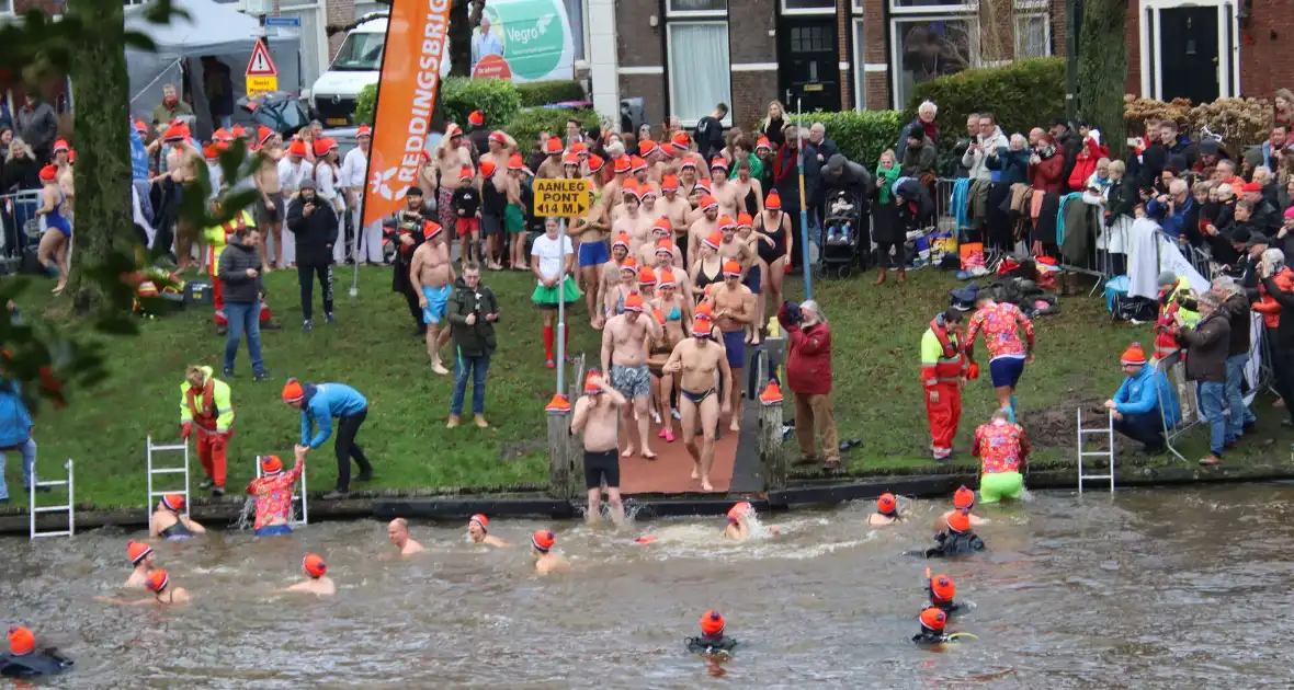 Grote belangstelling voor nieuwjaarsduik