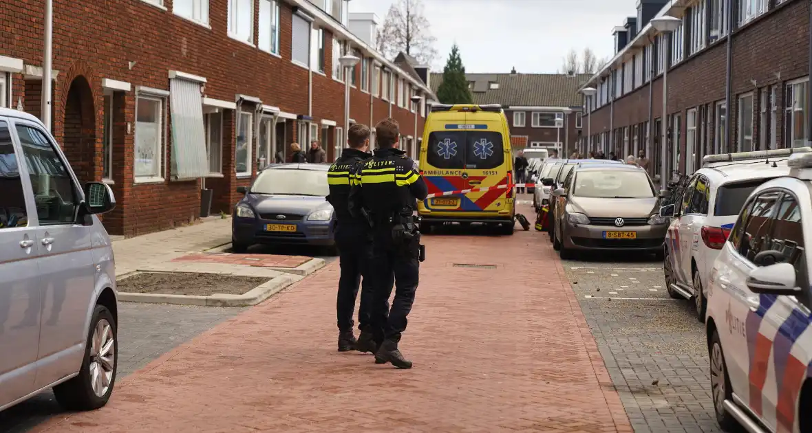 Jongen zwaargewond nadat vuurwerkbom naar hem wordt gegooid