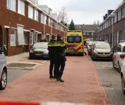 Jongen zwaargewond nadat vuurwerkbom naar hem wordt gegooid