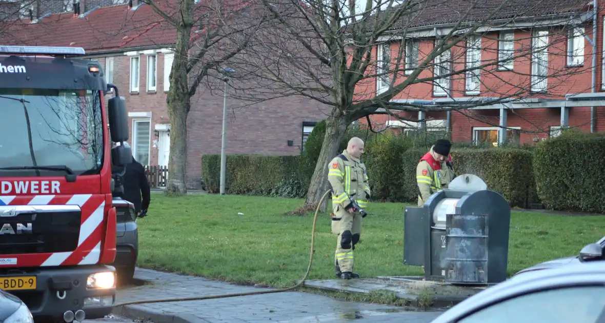 Brand in container door leeggooien vuurton