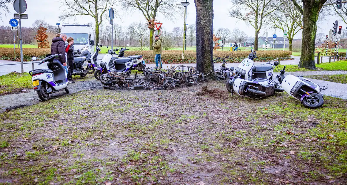 Meerdere Check-deelscooters gaan in vlammen op - Foto 3