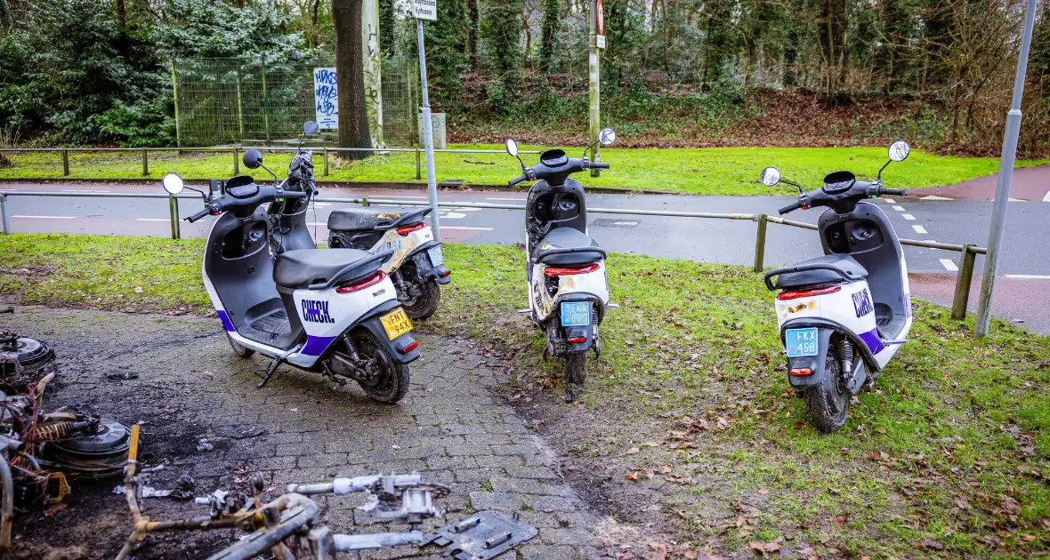 Meerdere Check-deelscooters gaan in vlammen op - Foto 8